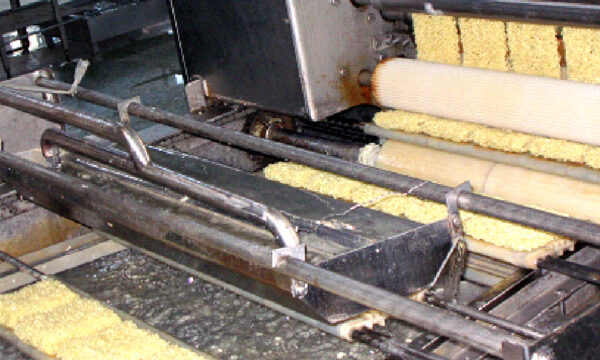 油炸面生产线-切断折叠分排机Cutter, fold & dividing machine.1 Fried Instant Noodles Production Line